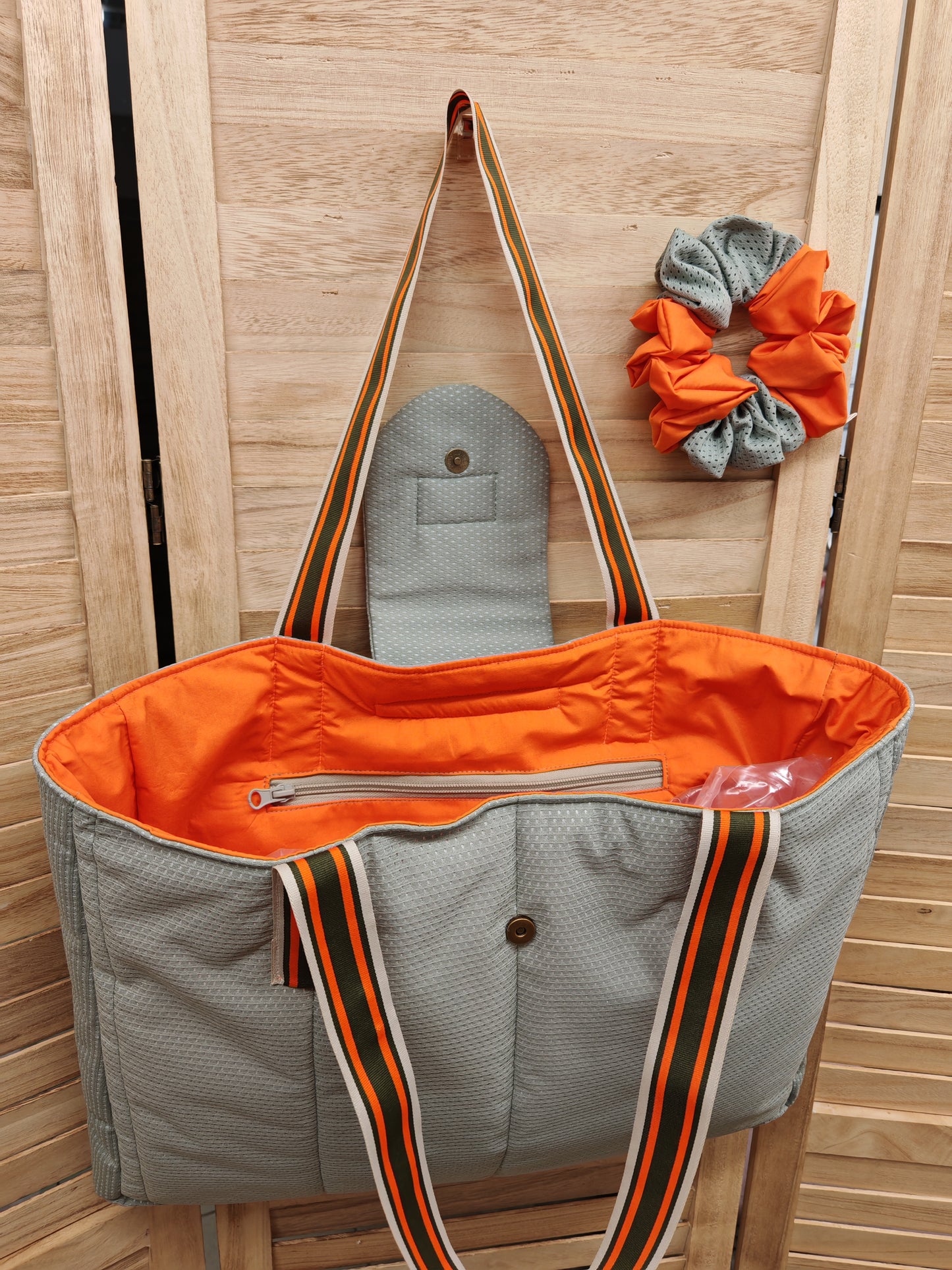 URBAN POP Tote – Khaki Edition