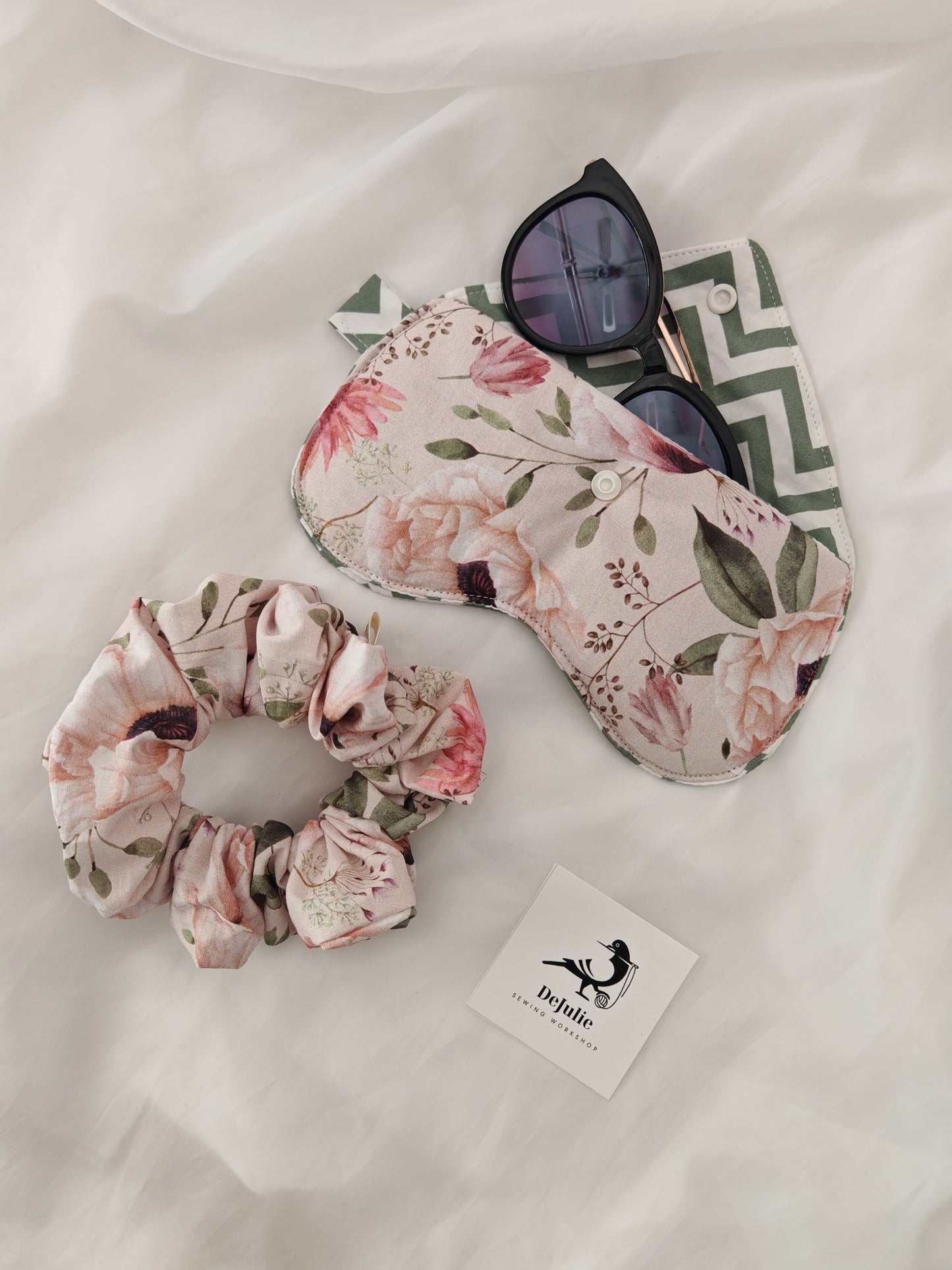 Soft Petals - Glasses Case Set