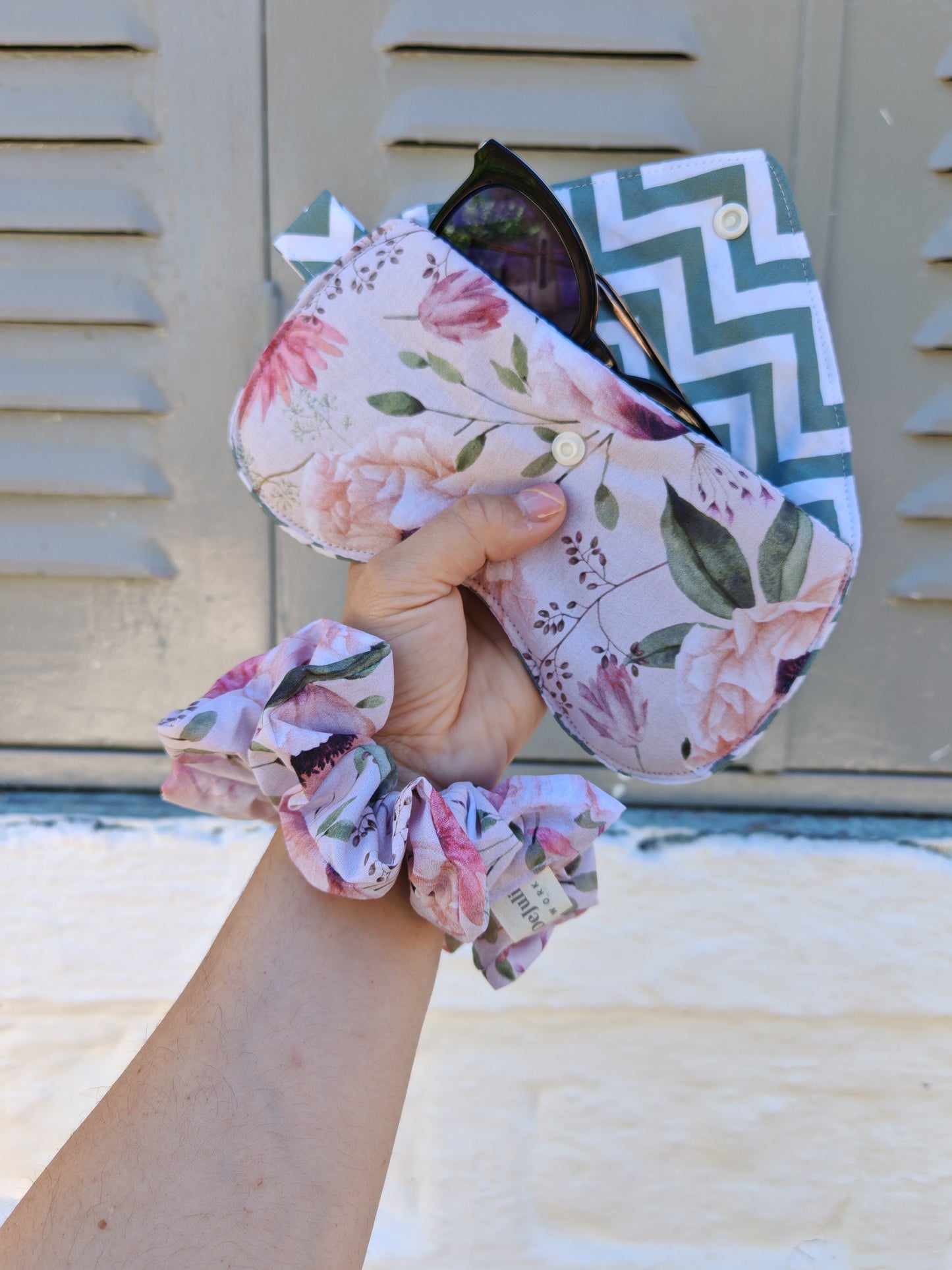 Soft Petals - Glasses Case Set