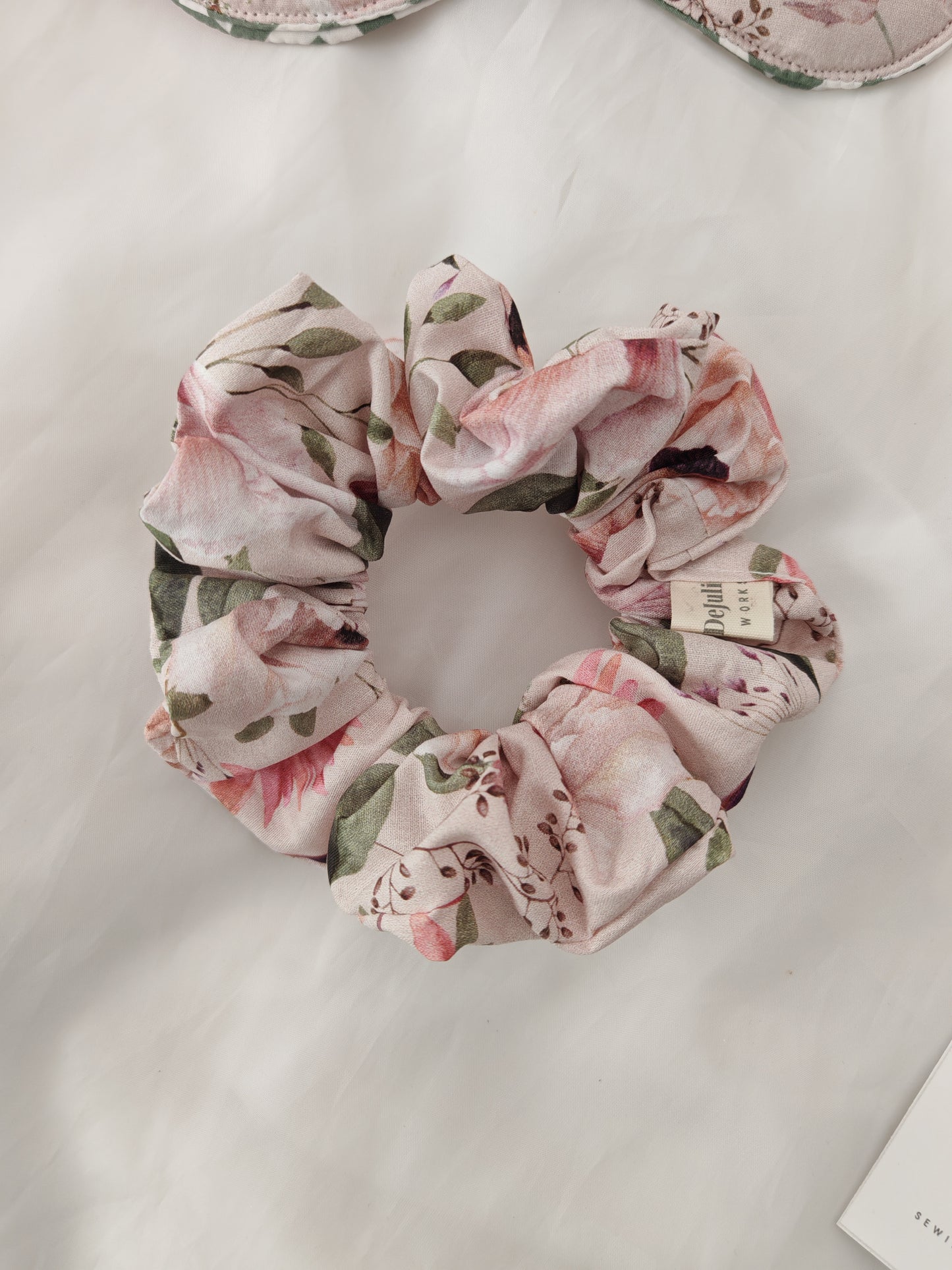 Soft Petals - Glasses Case Set