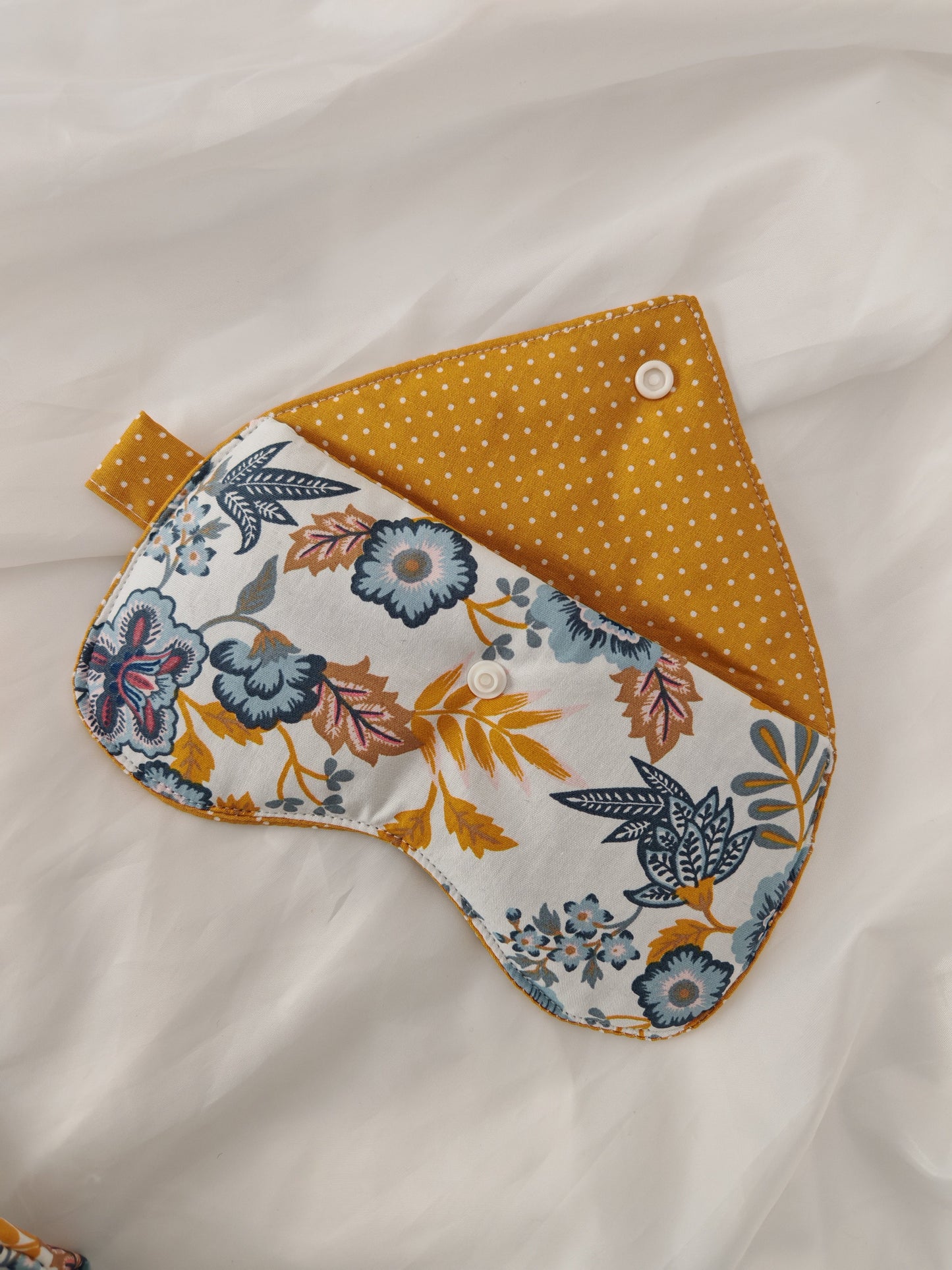 Golden Bloom – Glasses Case Set