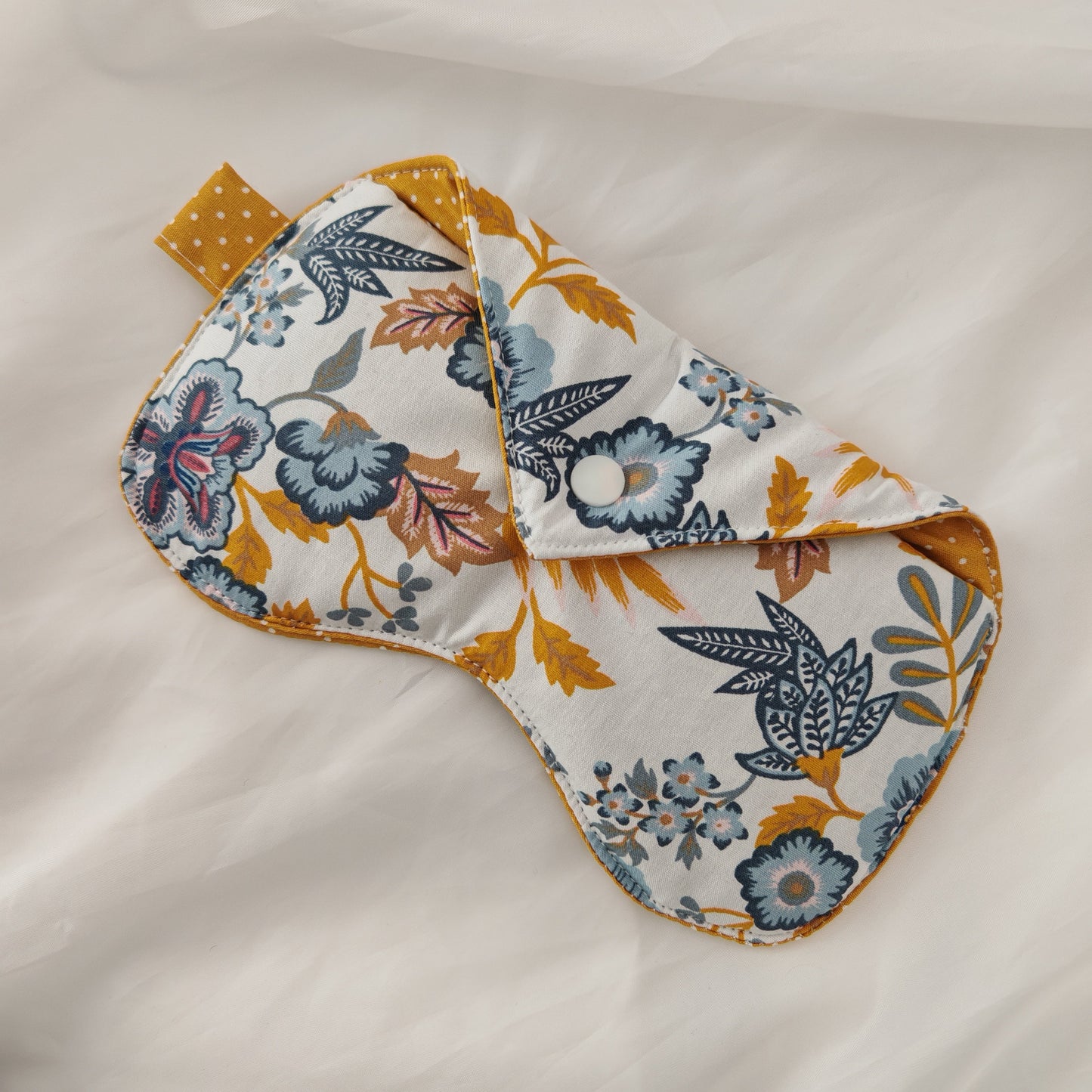 Golden Bloom – Glasses Case Set