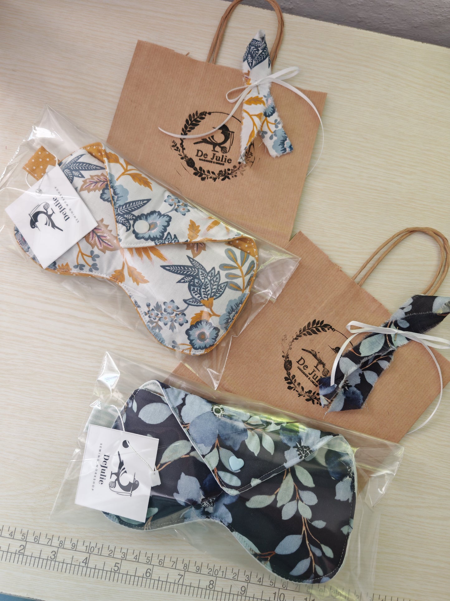 Golden Bloom – Glasses Case Set