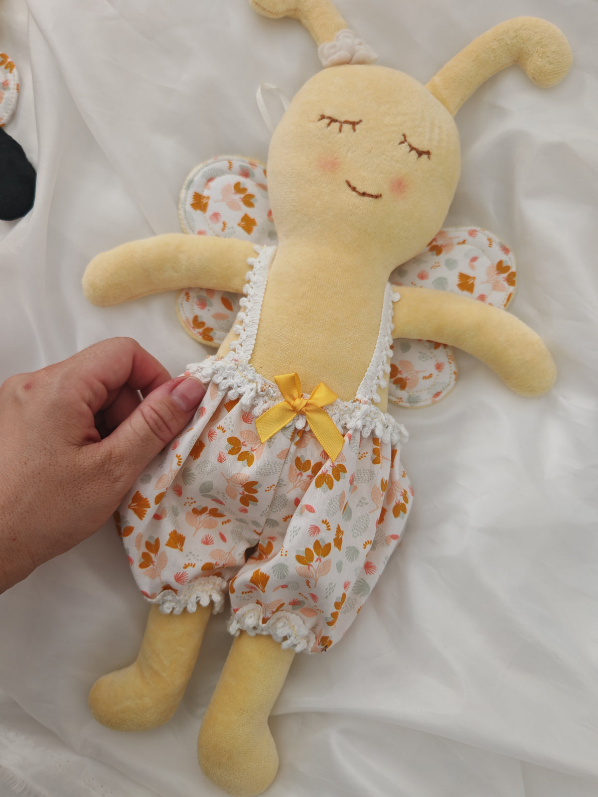 🐝 MÉLIE - Handmade Soft Doll