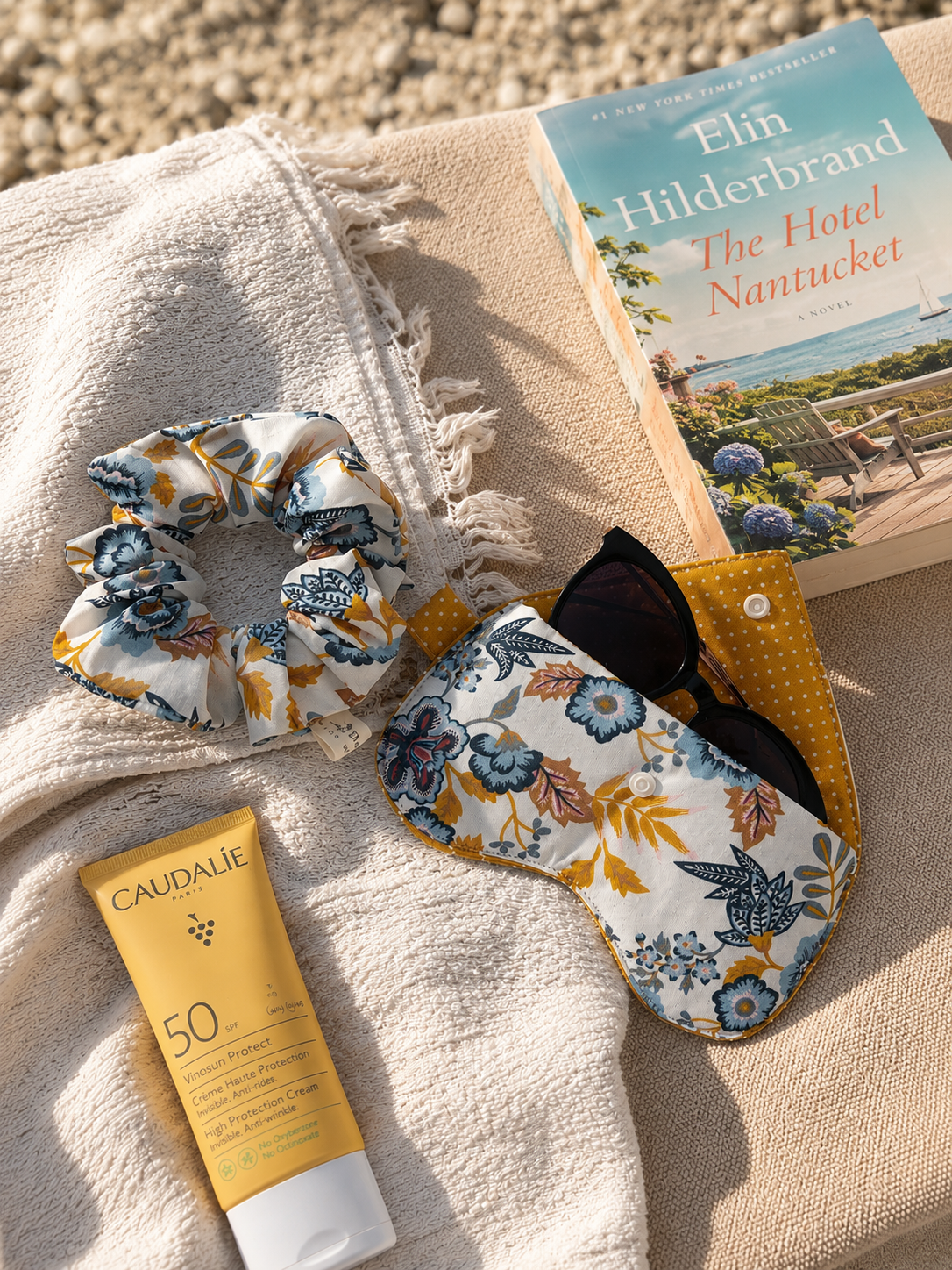 Golden Bloom – Glasses Case Set